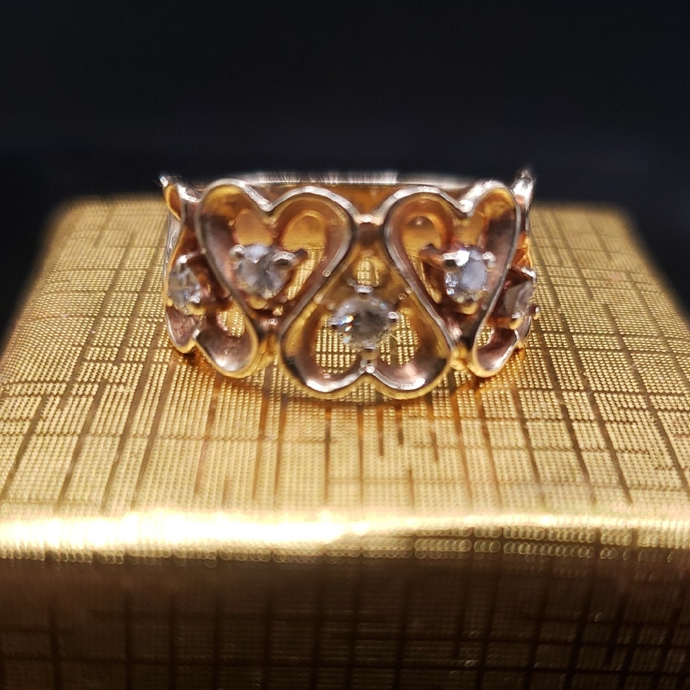 14K Yellow Gold Hearts Band with Diamonds